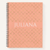 ピンクかわいらしコーラル金ゴールドクローバーパーソナライズされた ノートブック (正面)