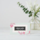 ピンクかわいらしフローラスキンと爪、 ネイルスパ 名刺 (スタンド正面)