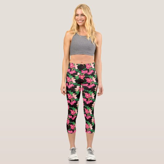 ピンクかわいらしブロッサムフラワーズ絵を描ブラックデザイン  カプリレギンス (正面)
