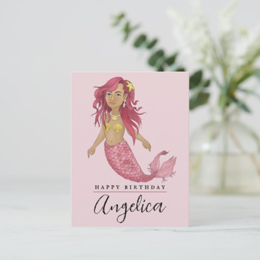 ピンクかわいらしマーメイドハッピーバースデー名前をカスタムする ポストカード (スタンド正面)