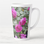 ピンクかわいらしヴィンテージバラフラワー誕生日ムマグ カフェラテマグ (右)