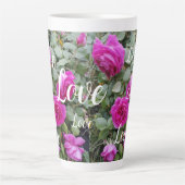 ピンクかわいらしヴィンテージバラフラワー誕生日ラブ カフェラテマグ (正面)
