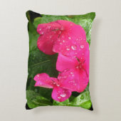 ピンクかわいらし春の花のマクロ写真 アクセントクッション (裏面(縦))