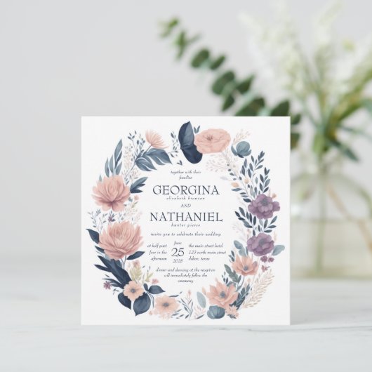 ピンクかわいらし色のネイビー紫のフローラの結婚葉 招待状 (スタンド正面)
