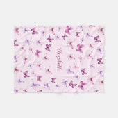 ピンクかわいらし蝶名前をカスタムするガール フリースブランケット (正面(横))