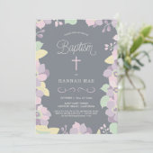 ピンクかわいらし、紫フローラバプティスマ招待状(十字付き) 招待状 (スタンド正面)