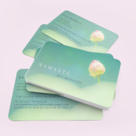 ©ピンクがかった白蓮の花緑 名刺