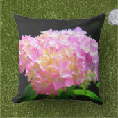 ピンクがかった紫色のオレンジアジサイ アウトドアクッション (芝生)