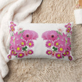 ピンクがかった紫色の花コージーピロー ランバークッション (ブランケット)