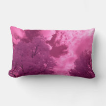 ピンクがかった色調の赤外線雲