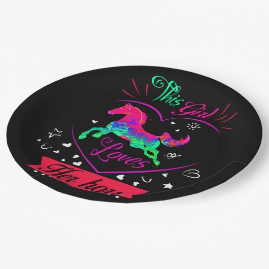 ピンクこの女の子は彼女の馬を愛している ペーパープレート (アングル)
