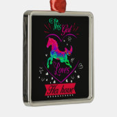 ピンクこの女の子は彼女の馬を愛している メタルオーナメント (右)