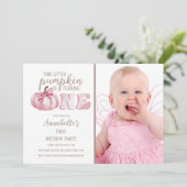 ピンクこの小さなカボチャ写真1st誕生日パーティー 招待状 (スタンド正面)