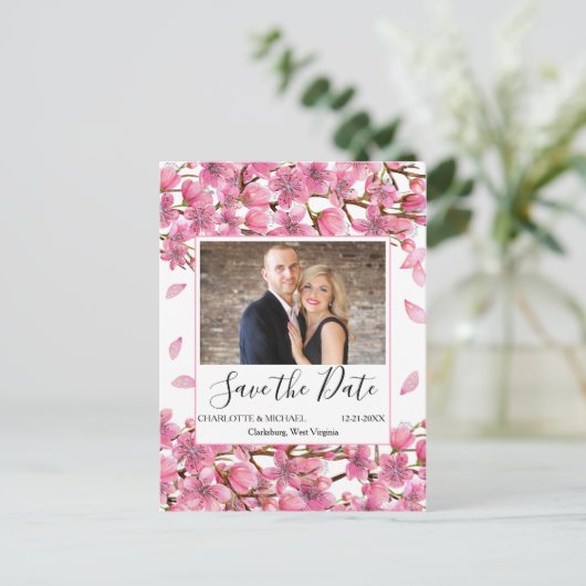 ピンクさくらんぼの花々がデートを救う ポストカード (スタンド正面)