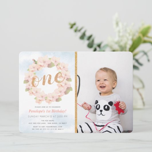 ピンクさくらんぼブロッサムリースガール1stフォト誕生日 招待状 (スタンド正面)