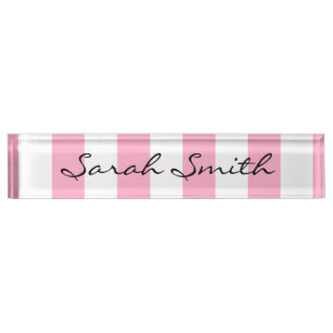 ピンクそして白くストライプのな名札 デスクネームプレート