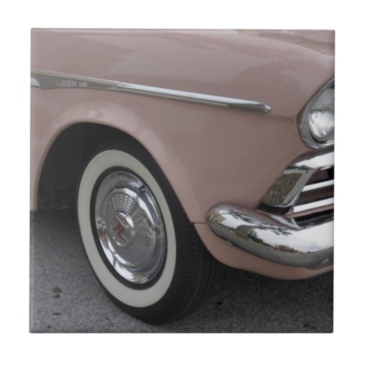 ピンクでかわいらしい タイル (正面)