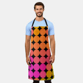 ピンクとオレンジのドット エプロン (着用した状態)