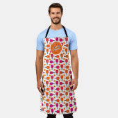 ピンクとオレンジのピックボールのパドルパーソナライズされた エプロン (着用した状態)