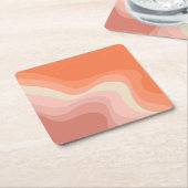 ピンクとオレンジのレトロなスタイル波 スクエアペーパーコースター (アングル)