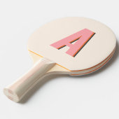 ピンクとオレンジのレトロタイポグラフィモノグラムイニシャル 卓球ラケット (正面アングル)