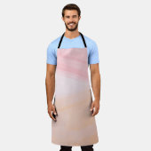 ピンクとオレンジ絵を描 エプロン (着用した状態)
