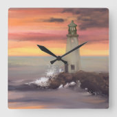 ピンクとオレンジ色の空を持つ海岸灯台 スクエア壁時計 (正面)