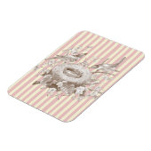 ピンクとクリームの背景のラ・プティ・ファミリー マグネット (左側)