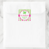 ピンクとグリーンのストライプドットモノグラムアドレスのステッカー スクエアシール (バッグ)