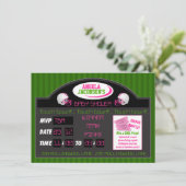 ピンクとグリーンのスポーツサッカースコアボードベイビーシャワー 招待状 (スタンド正面)