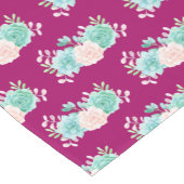 ピンクとグリーンのフローラブーケをマゼンタパターンに ショートテーブルランナー (コーナー)