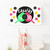 ピンクとグリーンの女の子 横断幕 (インサイチュ)