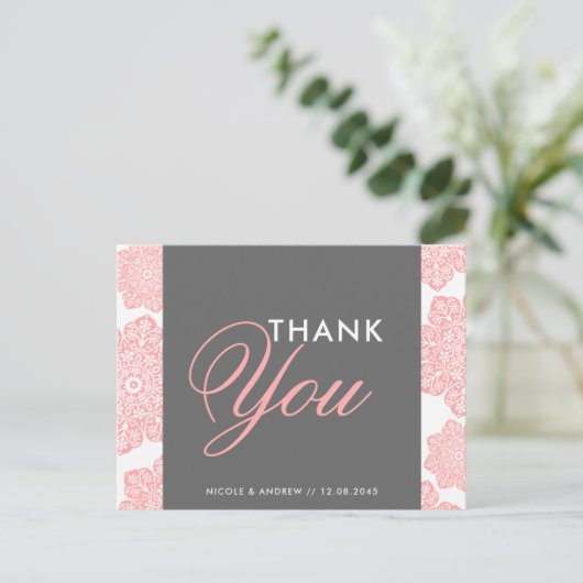 ピンクとグレーのろうけつ染めの花ありがとうポストカード ポストカード (スタンド正面)