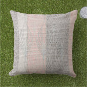 ピンクとグレーのストライプ フラワーレイ オーバーレイ クッション (芝生)