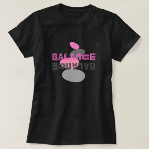ピンクとグレーのバランス Tシャツ