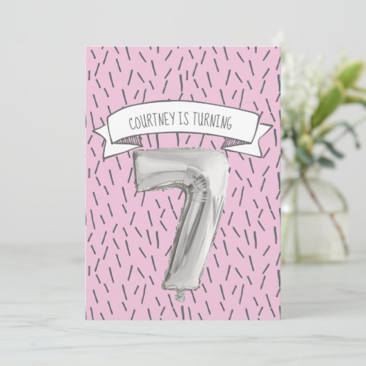 ピンクとグレーのバルーンガールズ7thバースデーパーティー 招待状 (スタンド正面)