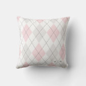 ピンクとグレーのパターアーガイルンのモノグラム枕 クッション (裏面)