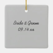 ピンクとグレーのフローラのハイラ結婚イト セラミックオーナメント (裏面)