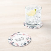 ピンクとグレーのフローラ水色パターン誕生日 ラウンドペーパーコースター (インサイチュ)