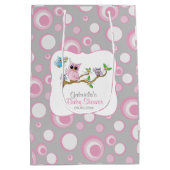 ピンクとグレーのベビーフクロウ赤ちゃんシャワー ミディアムペーパーバッグ (裏面)