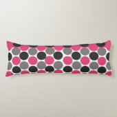 ピンクとグレーのポリカドット ボディピロー (正面)