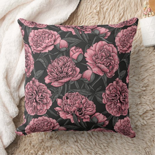 ピンクとグレーの夜の牡丹の庭 クッション (ブランケット)