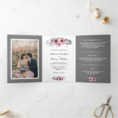 ピンクとグレーの水の色のフローラの写真結婚の 三つ折り招待状 (内部)
