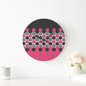 ピンクとグレーの水玉模様 ラージ壁時計 (ホーム)