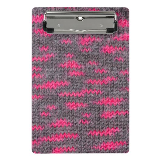 ピンクとグレーの色でウールを編む ミニクリップボード (正面)