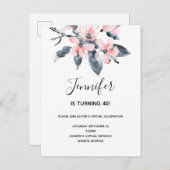 ピンクとグレーの花水色のバーチャル誕生日 インビテーションポストカード (正面/裏面)