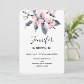 ピンクとグレーの花水色のバーチャル誕生日 招待状 (スタンド正面)