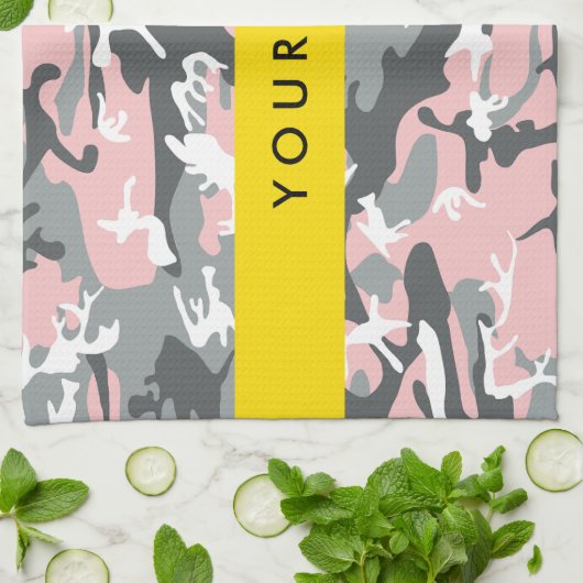 ピンクとグレーの迷彩自分の名前をパーソナライズ キッチンタオル (折り畳み)