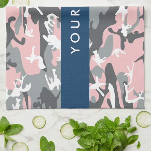 ピンクとグレーの迷彩自分の名前をパーソナライズ キッチンタオル (折り畳み)