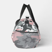 ピンクとグレーの迷彩自分の名前をパーソナライズ ダッフルバッグ (右)